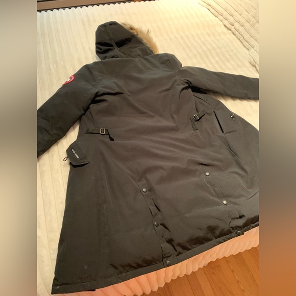 Canada Goose Winter Coat - Picture 4 of 11